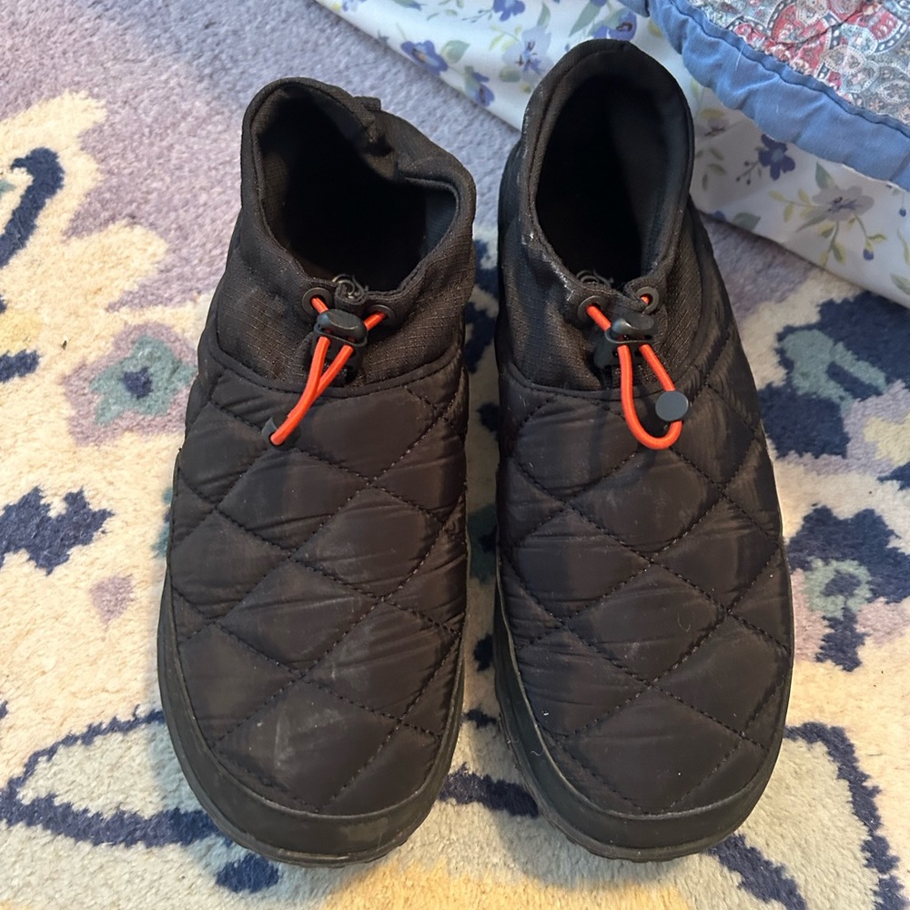 Chacos Ramble Puff Cinch black winter shoes
